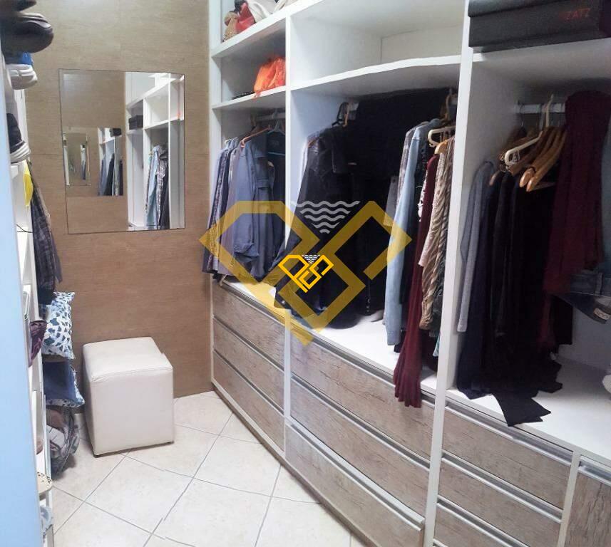 Cobertura à venda no Aparecida: closet suíte 1