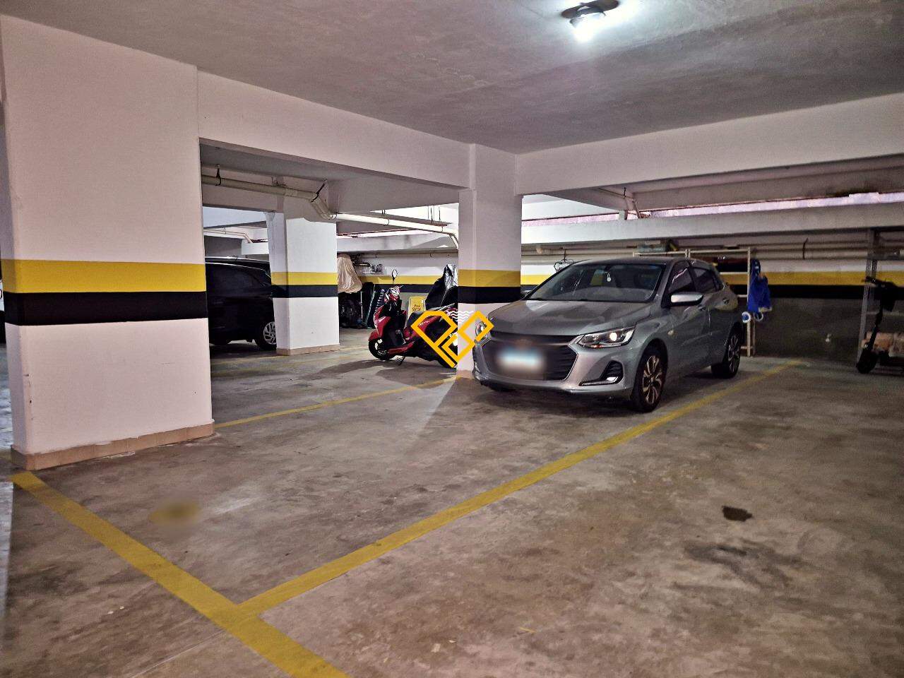 Apartamento à venda no Embaré: Garagem