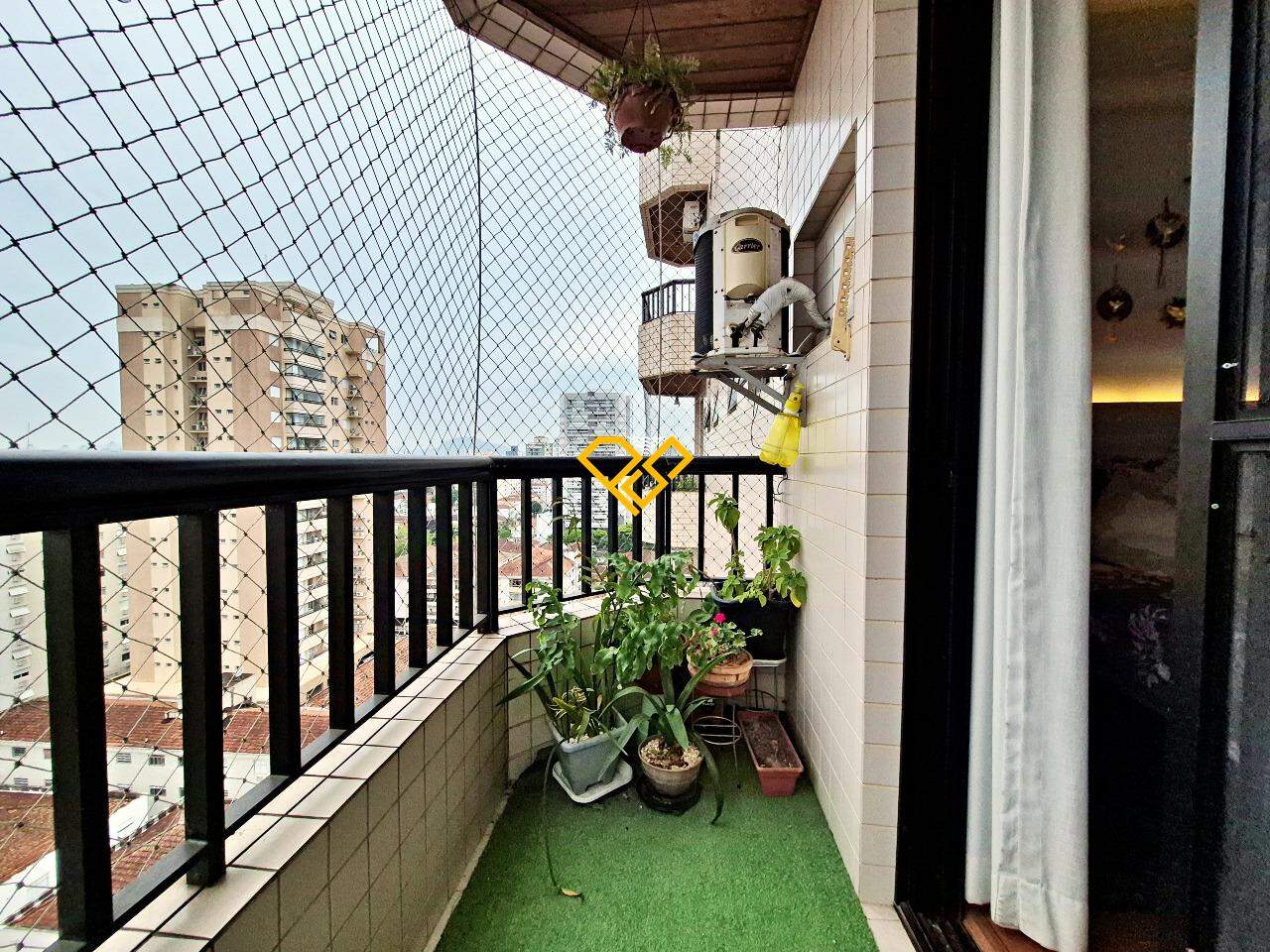 Apartamento à venda no Embaré: Varanda