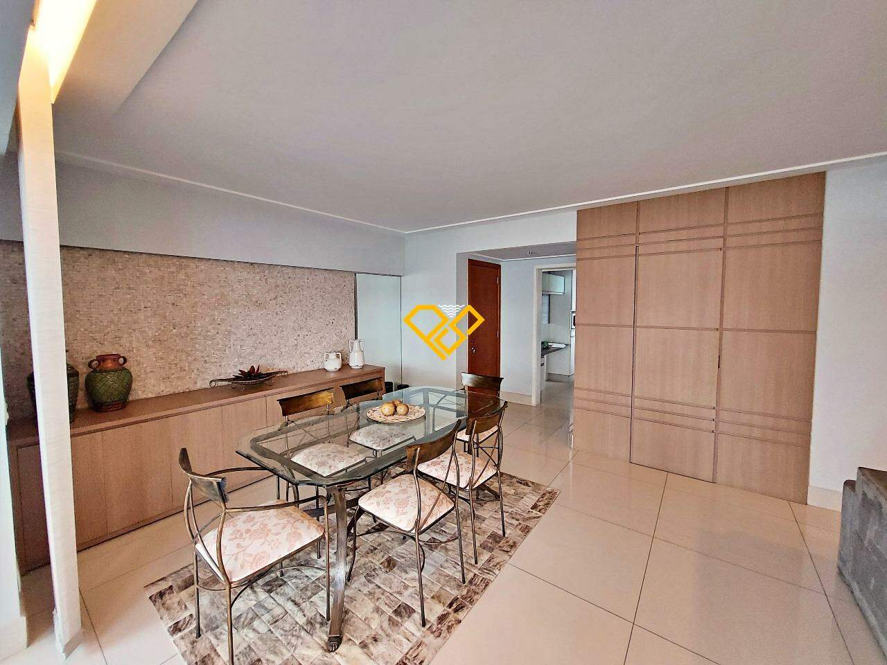 Apartamento à venda no Ponta da Praia: Sala