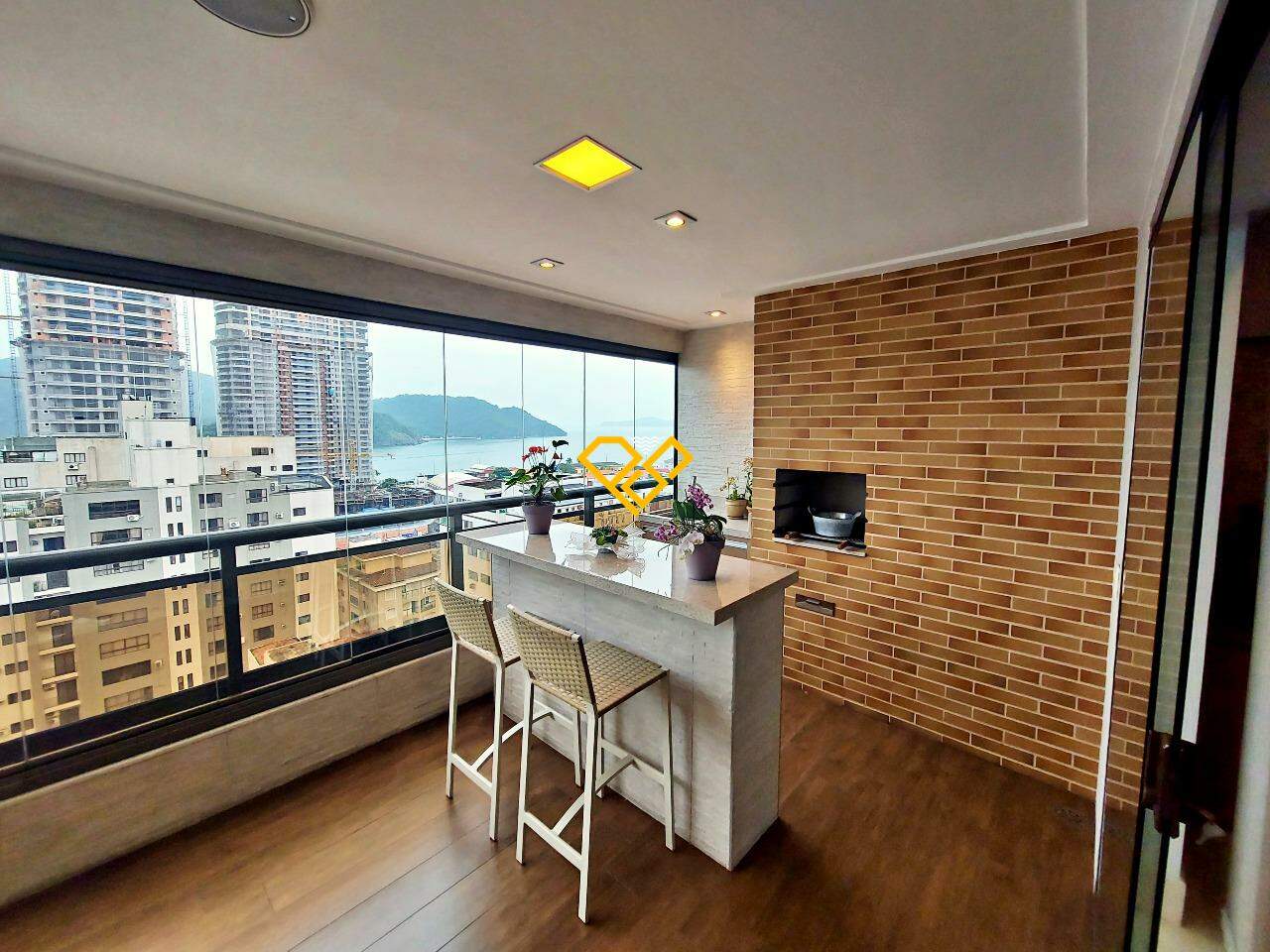 Apartamento à venda no Ponta da Praia: Varanda