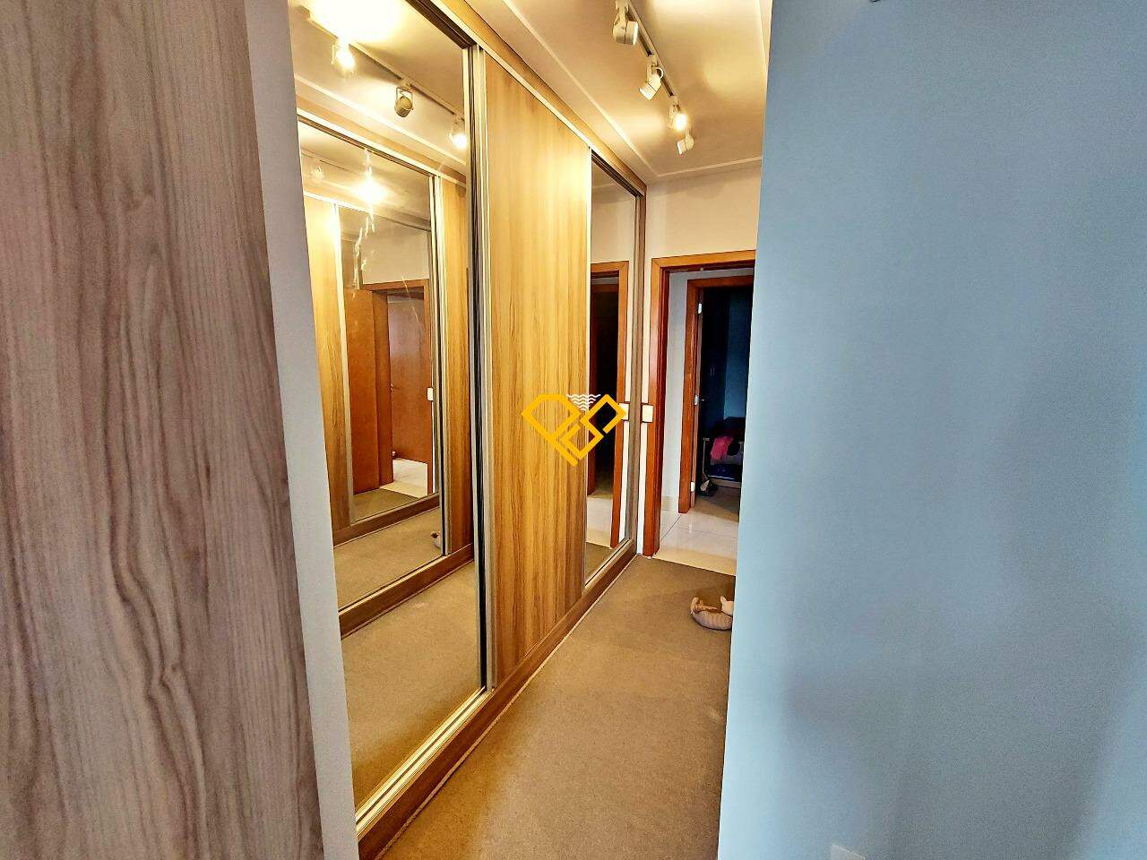 Apartamento à venda no Ponta da Praia: Dormitório 1 - suíte - closet