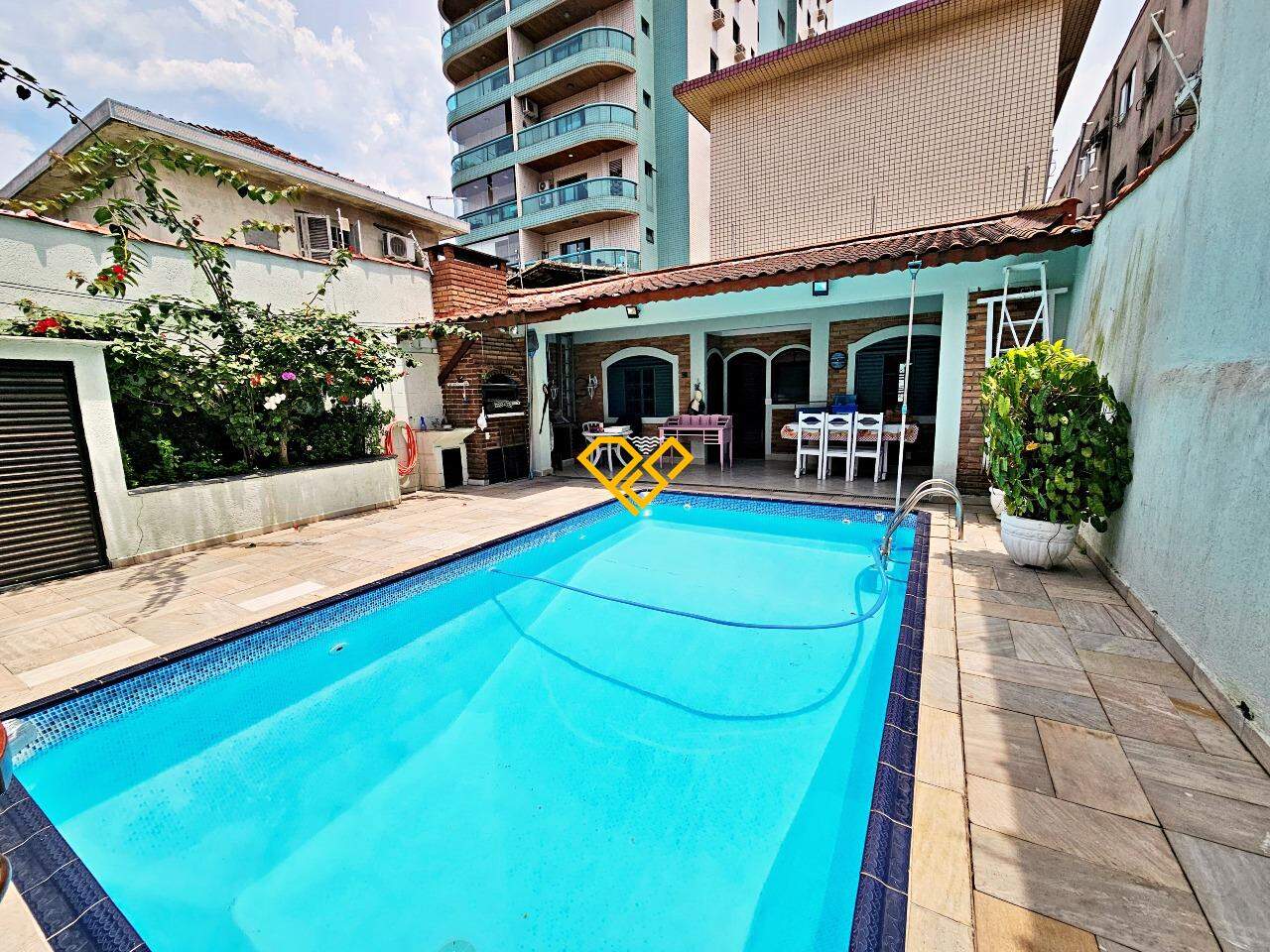 Casa à venda no Embaré: Piscina