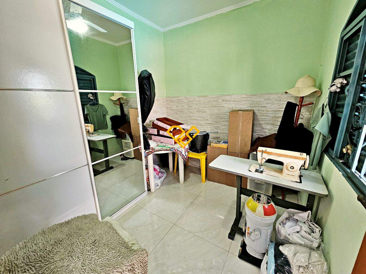 Casa à venda no Embaré: Edícula