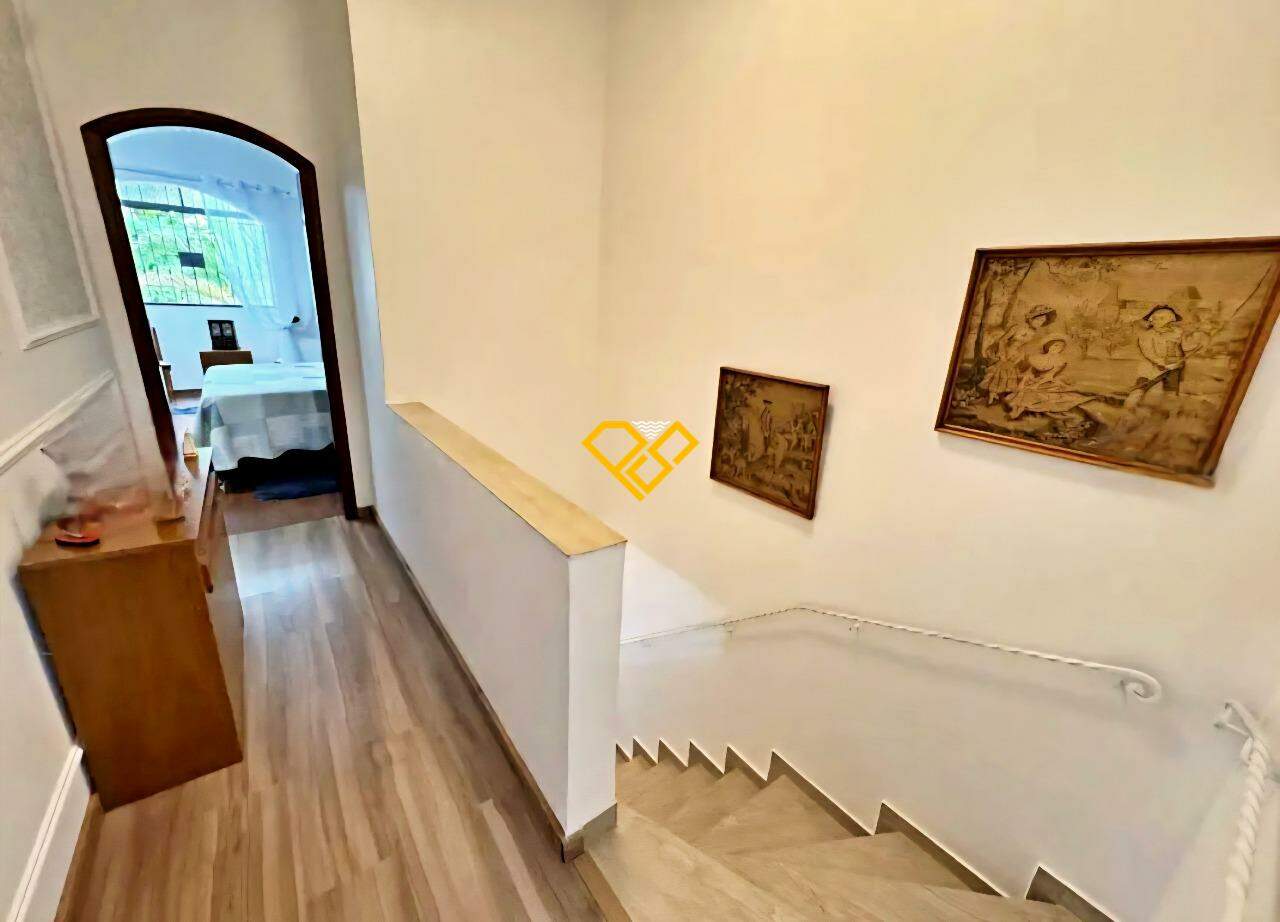 Casa à venda no Embaré: 