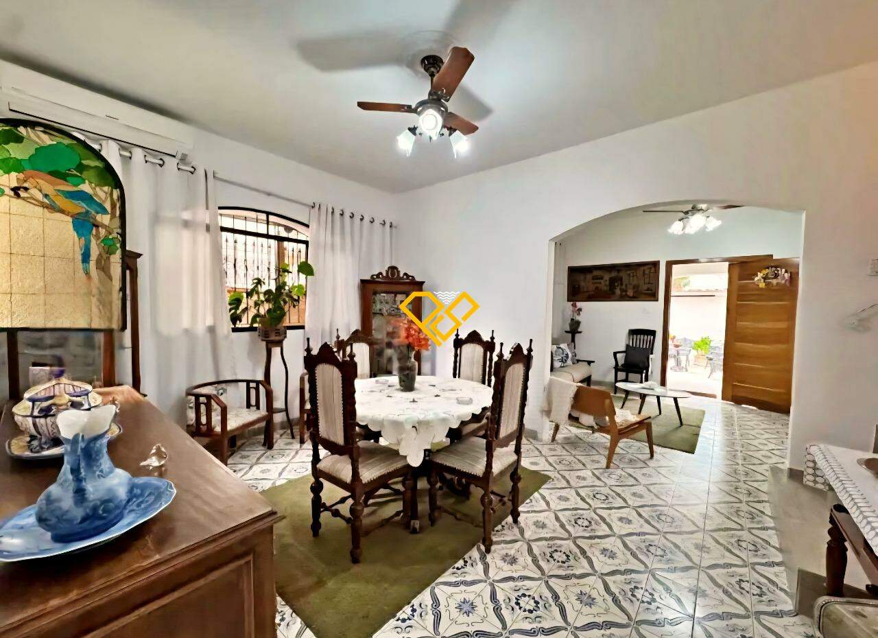 Casa à venda no Embaré: Sala