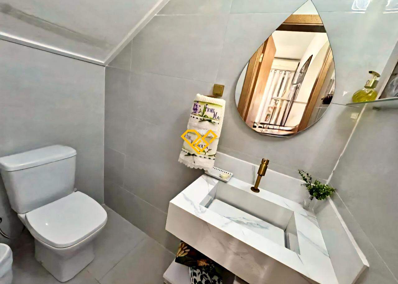 Casa à venda no Embaré: Lavabo