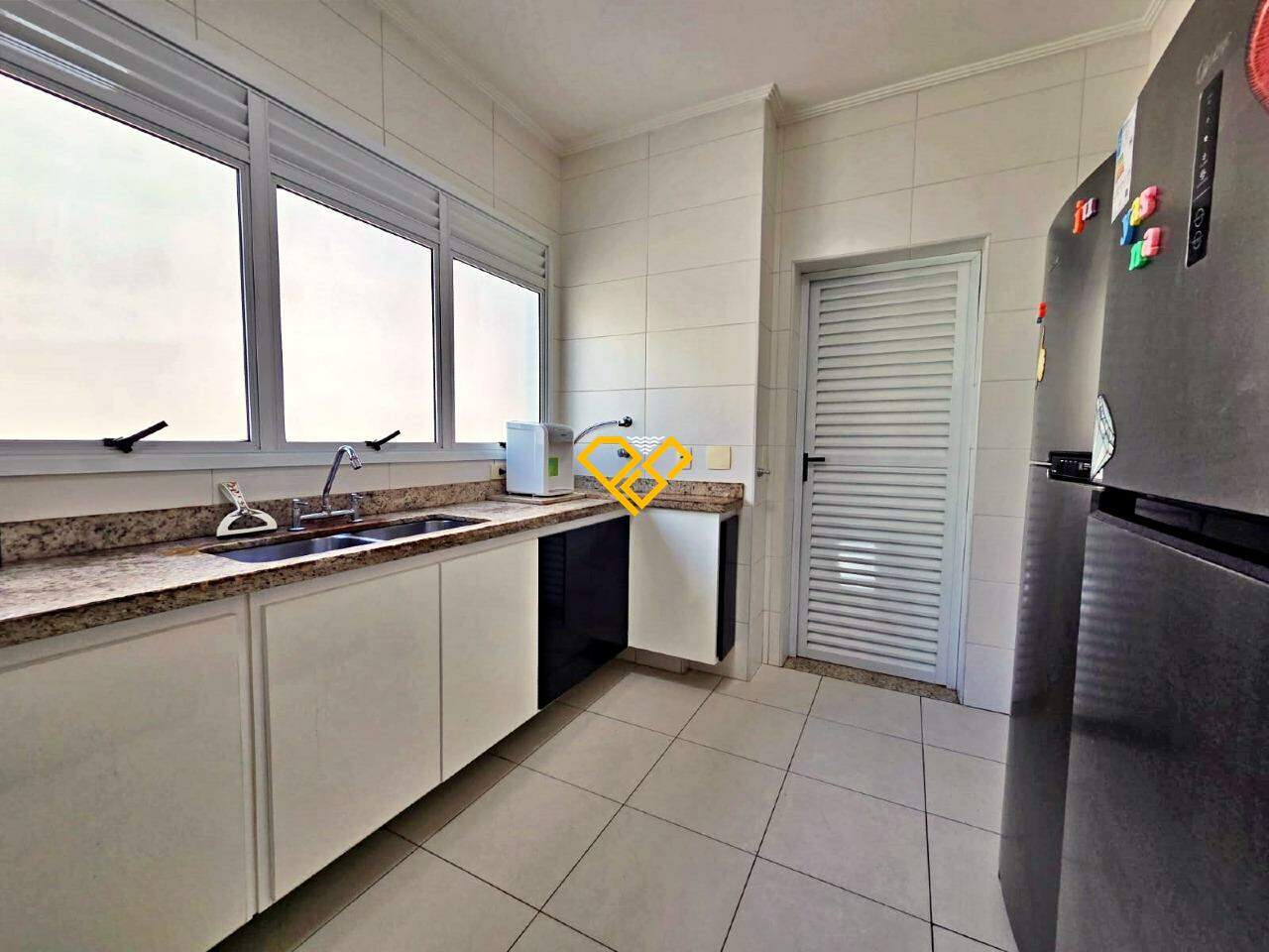 Apartamento à venda no Gonzaga: Cozinha