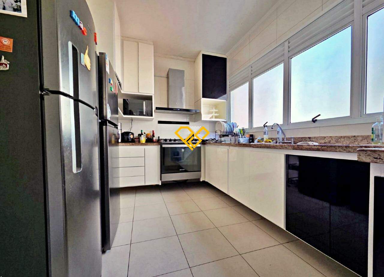 Apartamento à venda no Gonzaga: Cozinha