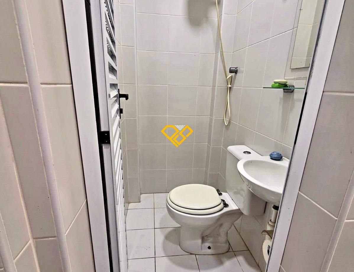 Apartamento à venda no Gonzaga: Wc de serviço