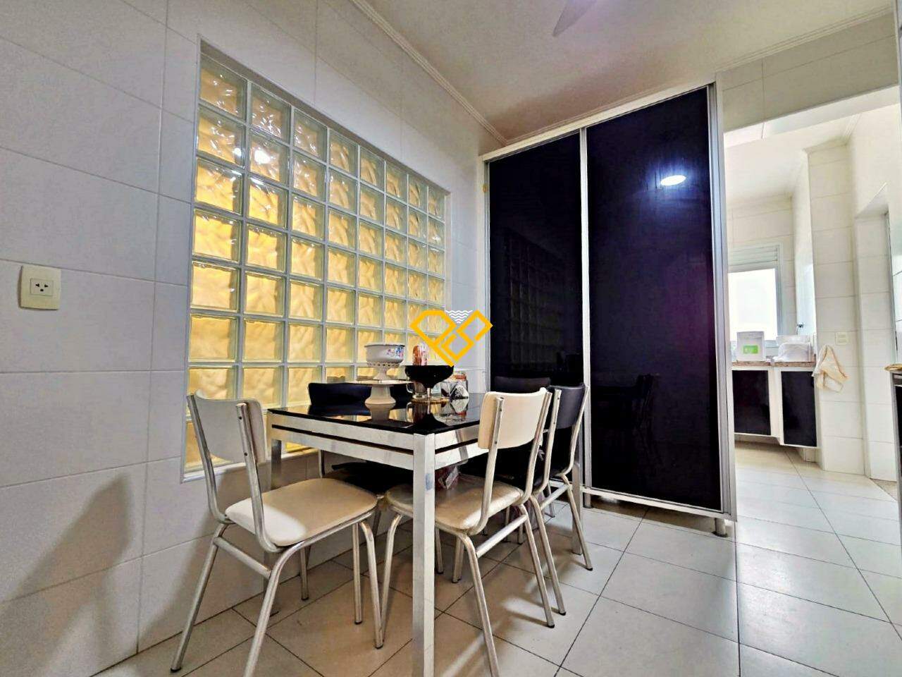 Apartamento à venda no Gonzaga: Cozinha