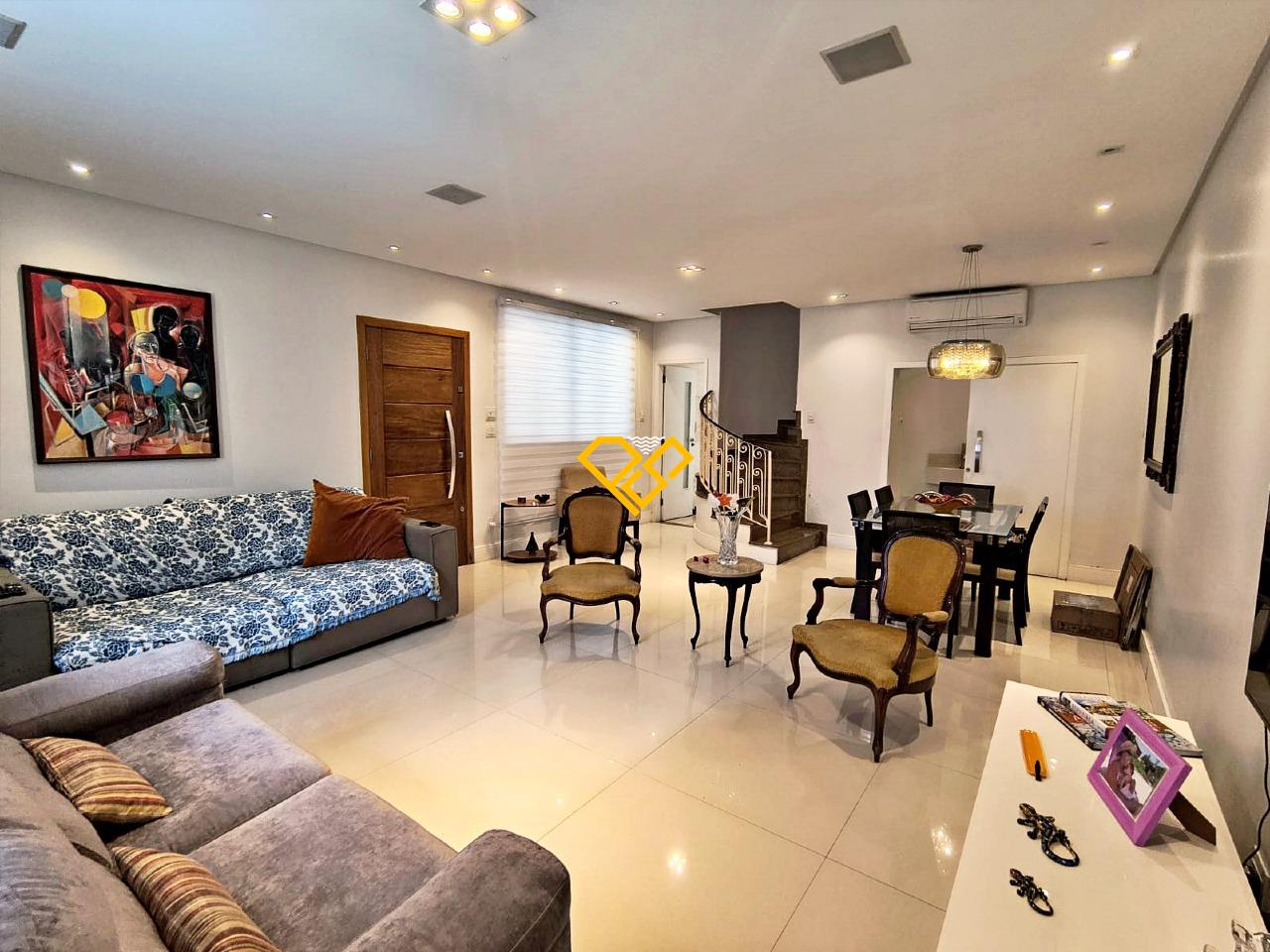 Sobrado à venda no Ponta da Praia: Sala