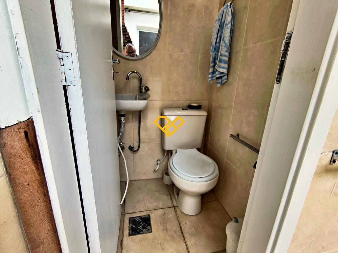 Sobrado à venda no Ponta da Praia: Wc externo