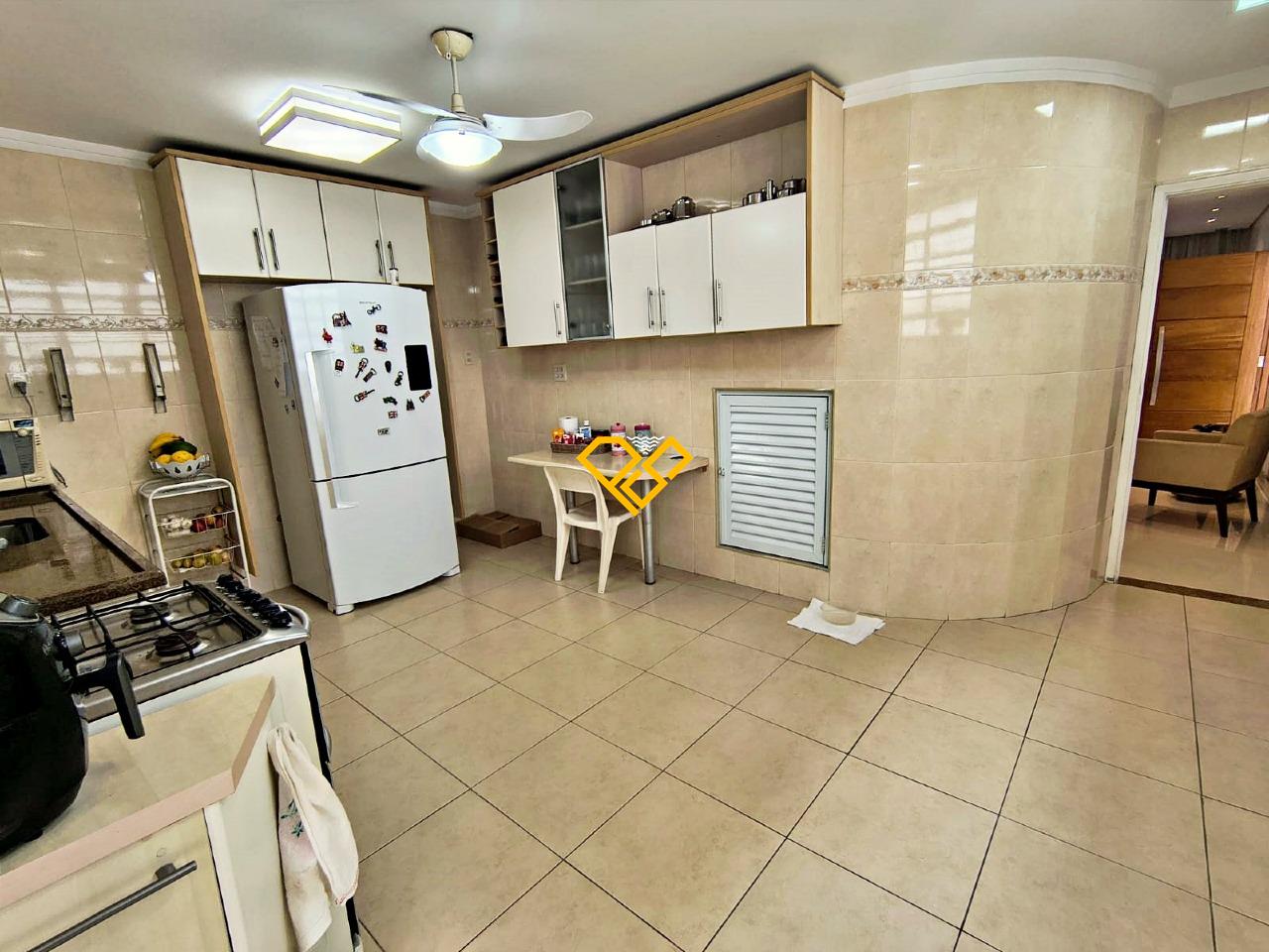 Sobrado à venda no Ponta da Praia: Cozinha