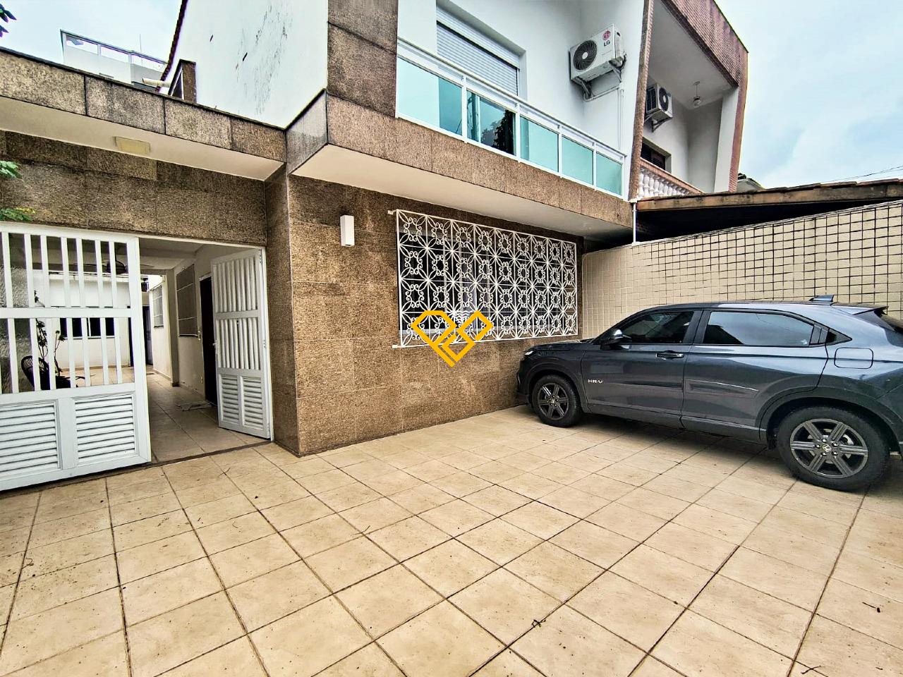 Sobrado à venda no Ponta da Praia: Garagem