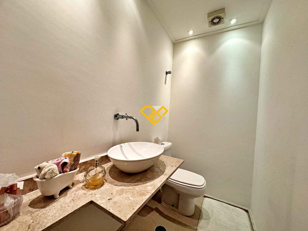 Apartamento à venda no Embaré: Lavabo