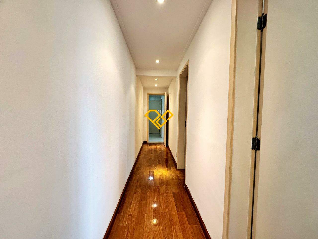 Apartamento à venda no Embaré: Área íntima