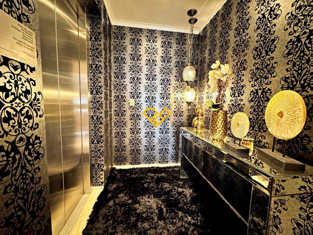 Apartamento à venda no Embaré: Hall privativo