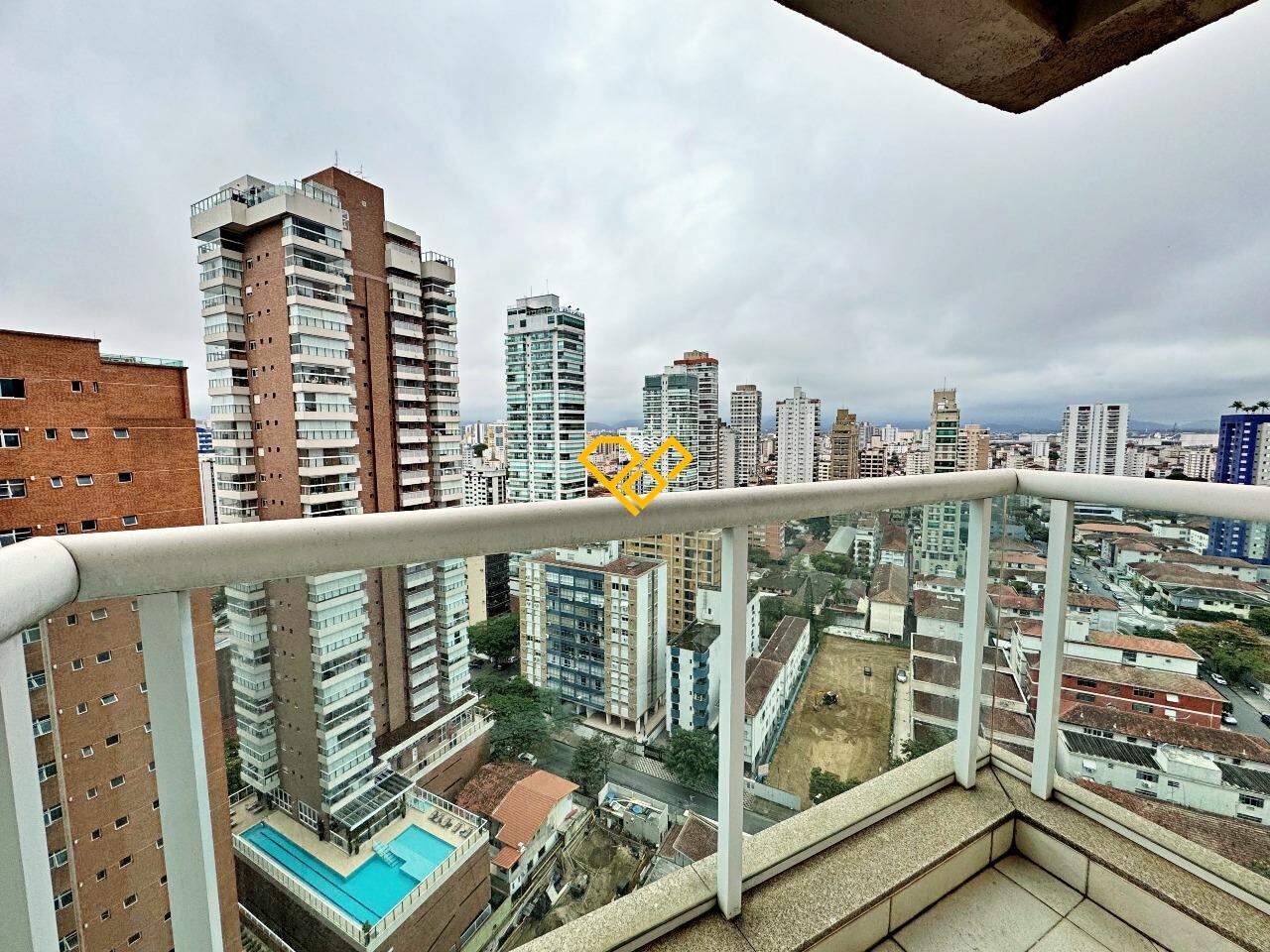 Apartamento à venda no Embaré: Varanda