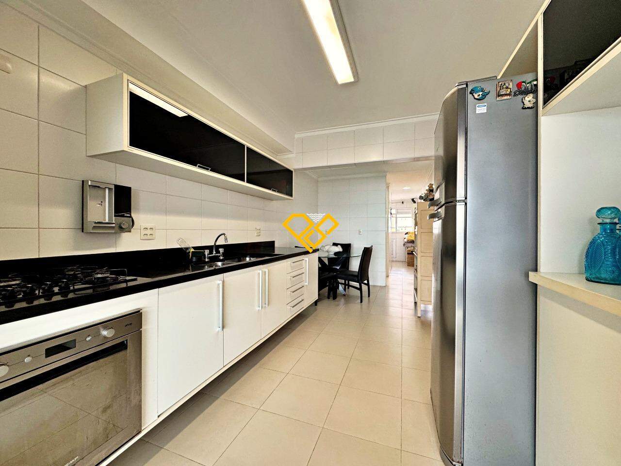 Apartamento à venda no Embaré: Cozinha