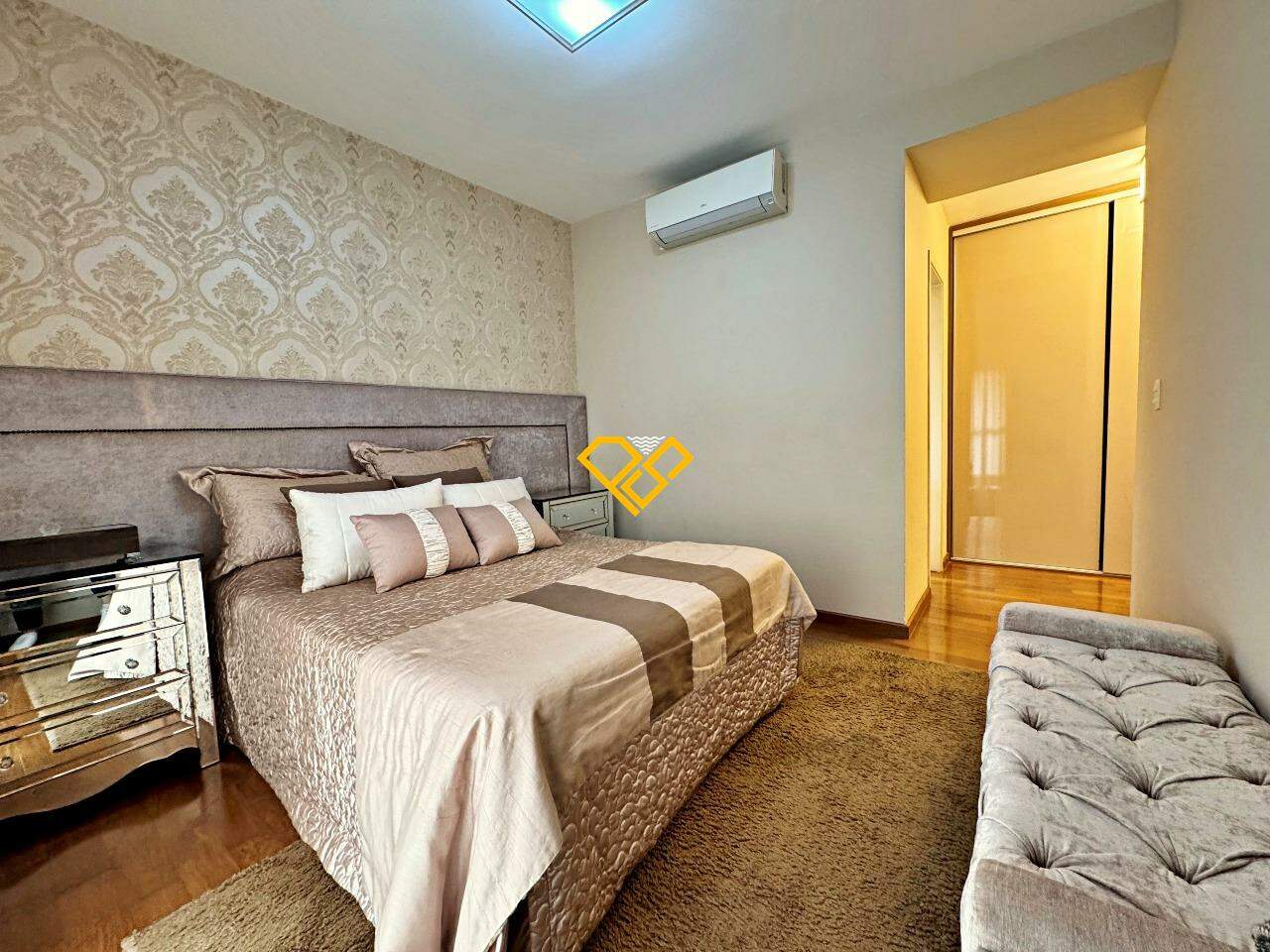 Apartamento à venda no Embaré: Suíte 1