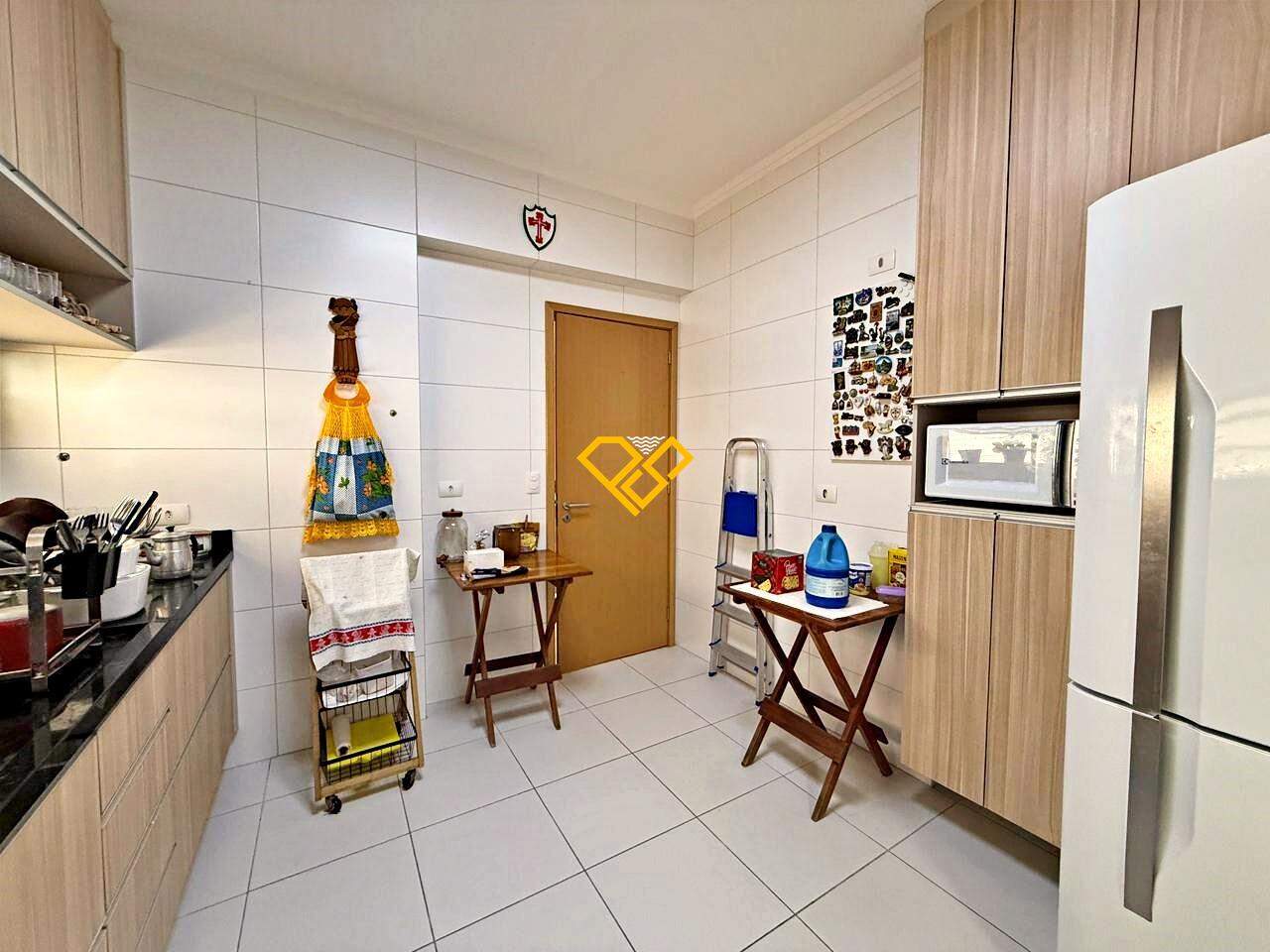 Apartamento à venda no Gonzaga: Cozinha