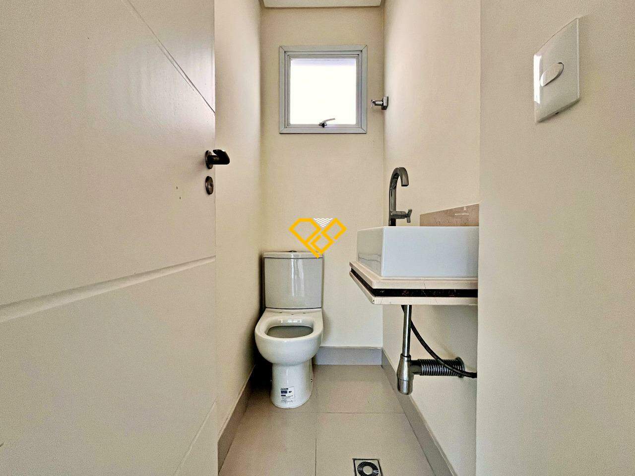 Sobrado à venda no Boqueirão: Lavabo