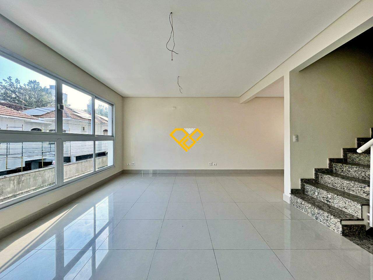 Sobrado à venda no Boqueirão: Sala