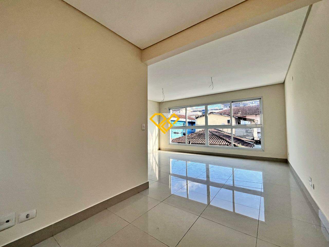 Sobrado à venda no Boqueirão: Sala