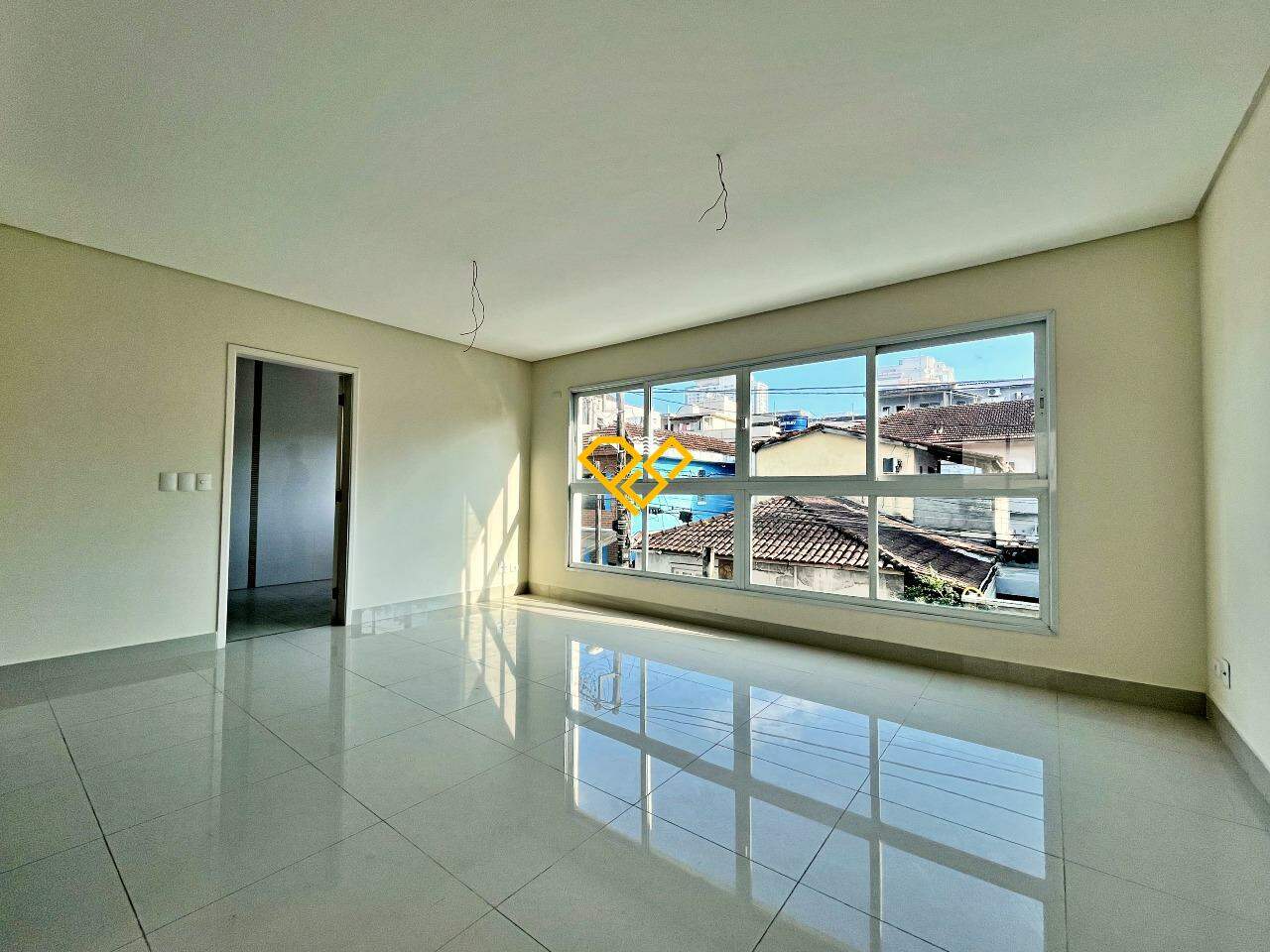 Sobrado à venda no Boqueirão: Sala