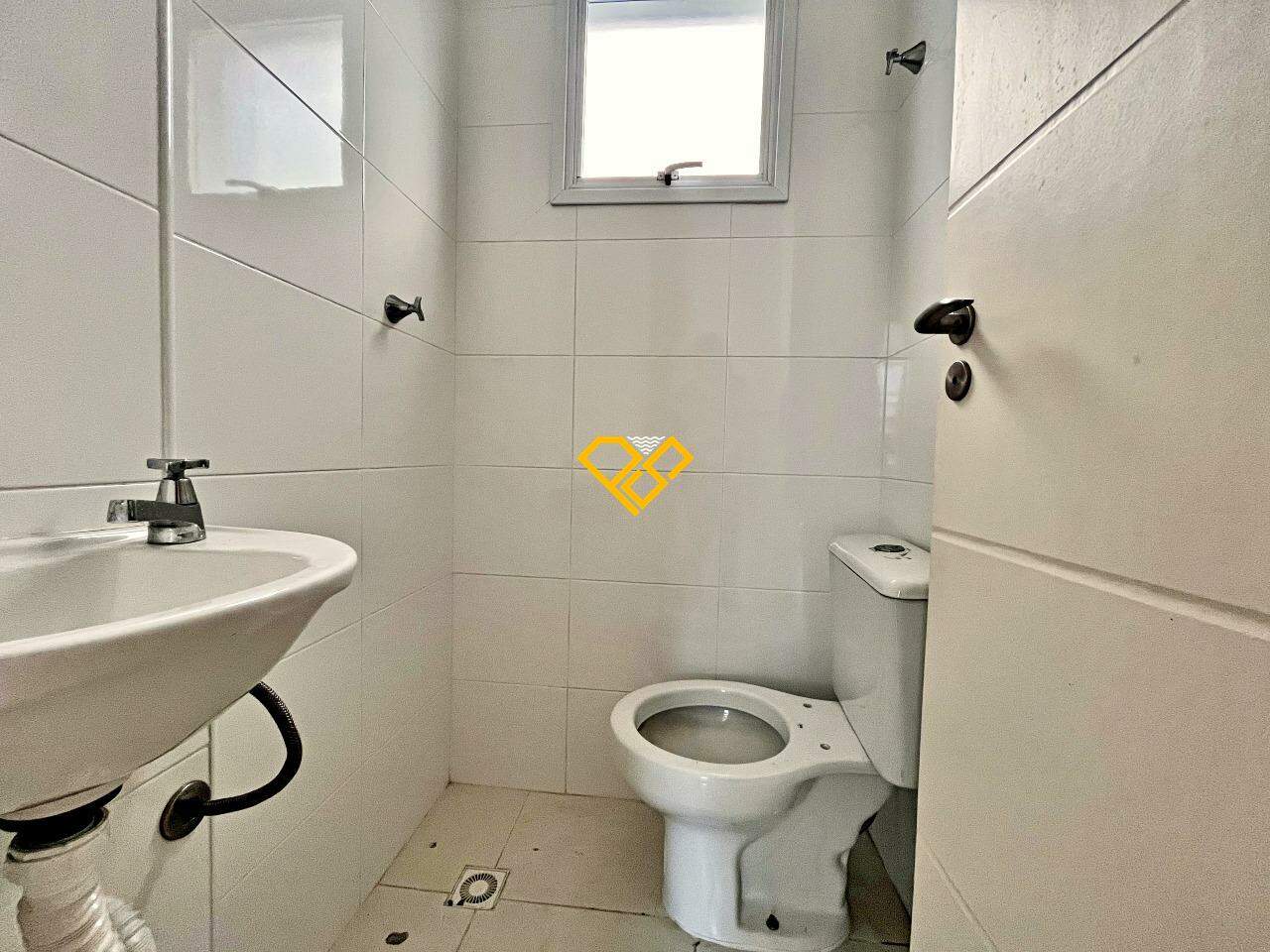 Sobrado à venda no Boqueirão: Wc de serviço