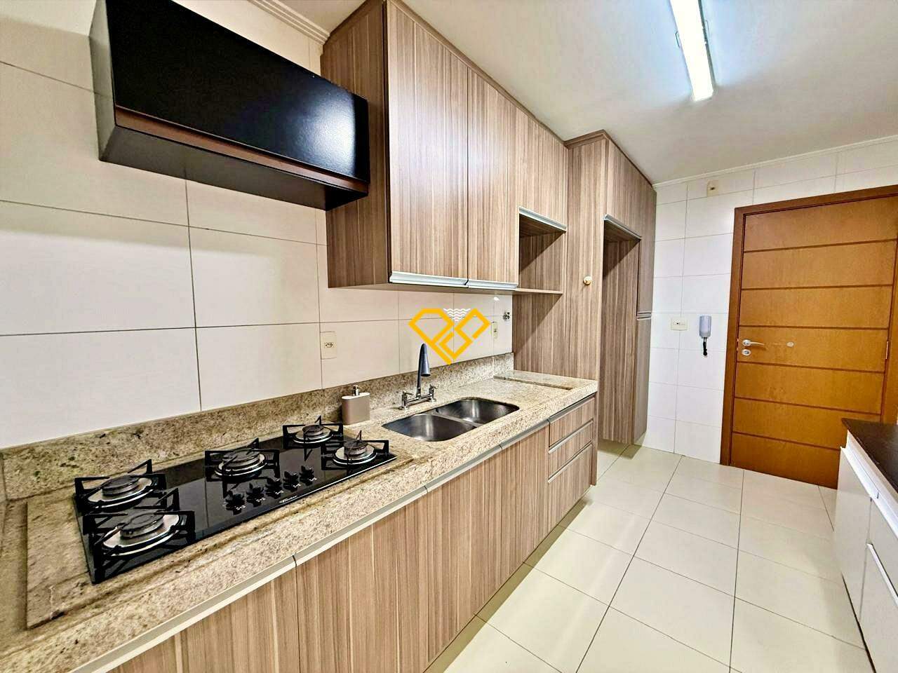 Apartamento à venda no Ponta da Praia: Cozinha