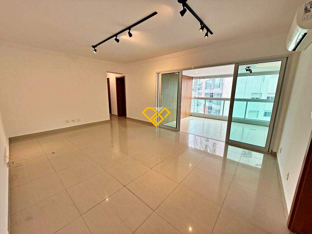 Apartamento à venda no Ponta da Praia: Sala