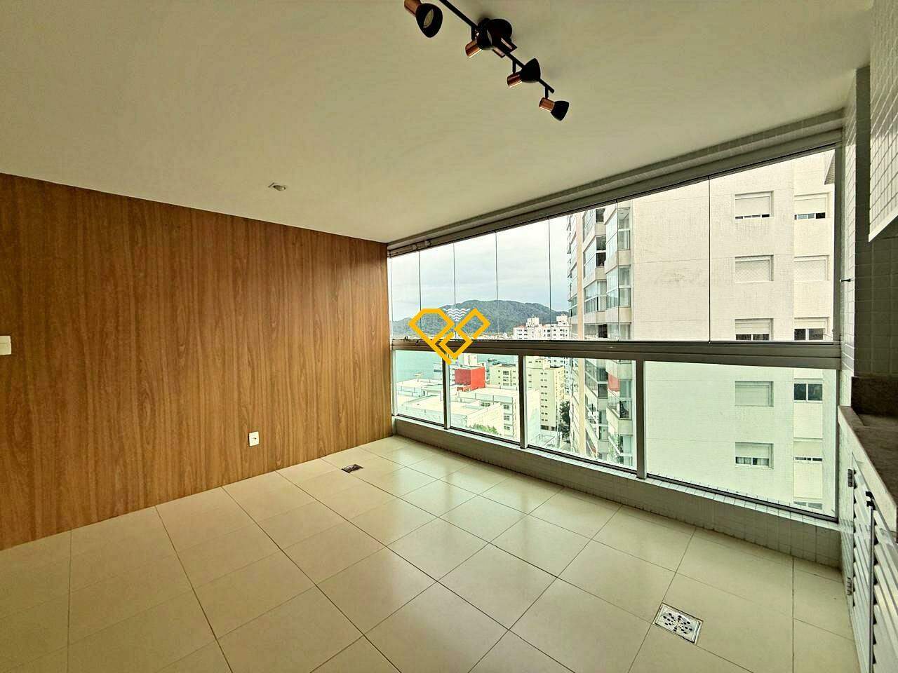 Apartamento à venda no Ponta da Praia: Varanda