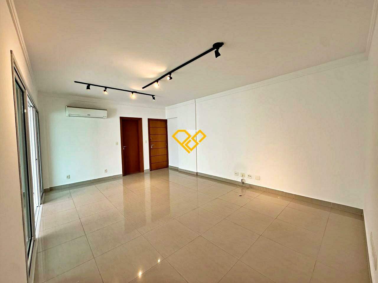 Apartamento à venda no Ponta da Praia: Sala