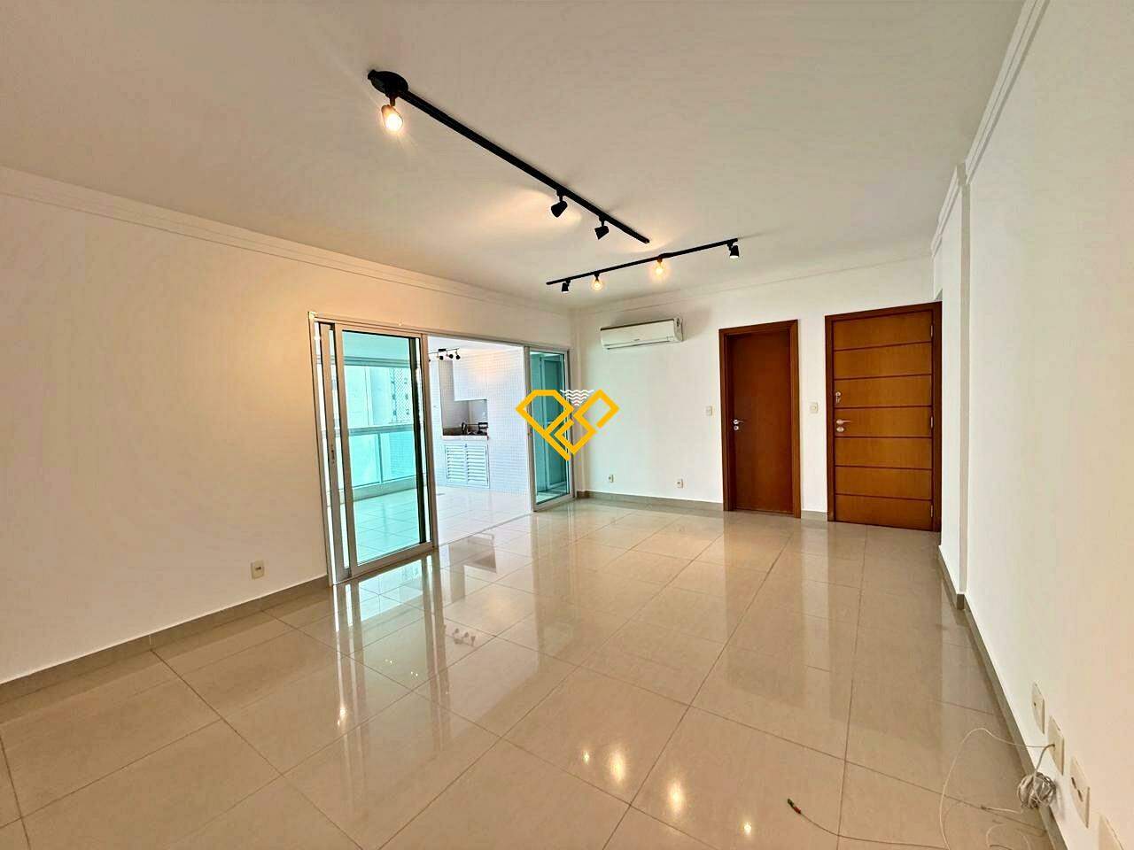 Apartamento à venda no Ponta da Praia: Sala