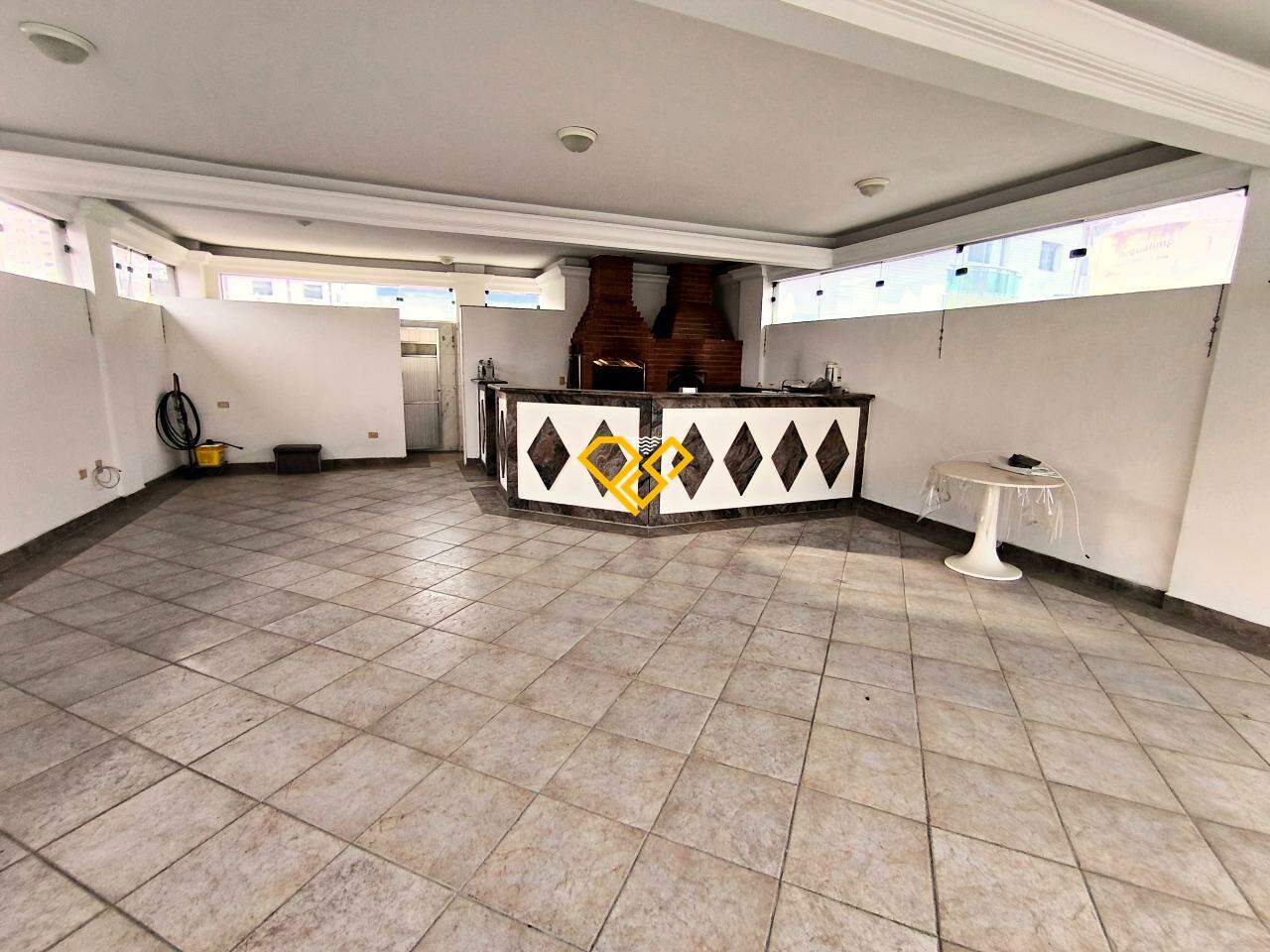 Casa à venda no Ponta da Praia: Espaço gourmet com churrasqueira