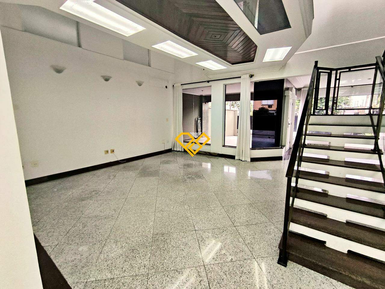 Casa à venda no Ponta da Praia: Sala