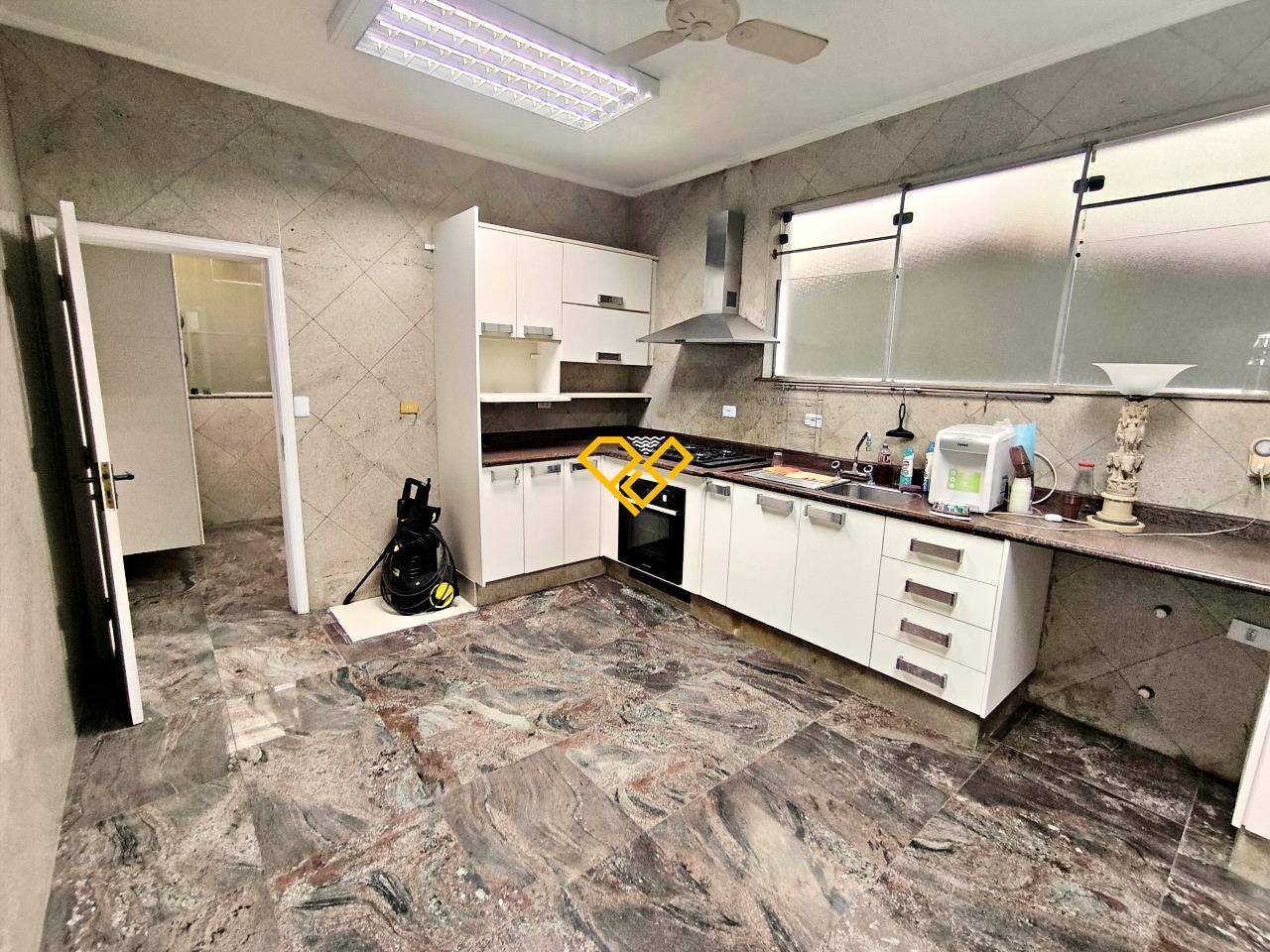 Casa à venda no Ponta da Praia: Cozinha