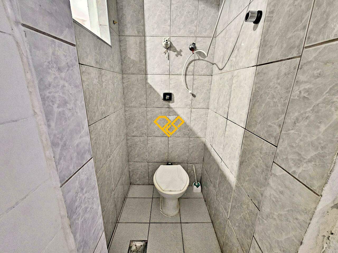 Casa à venda no Aparecida: Wc de serviço