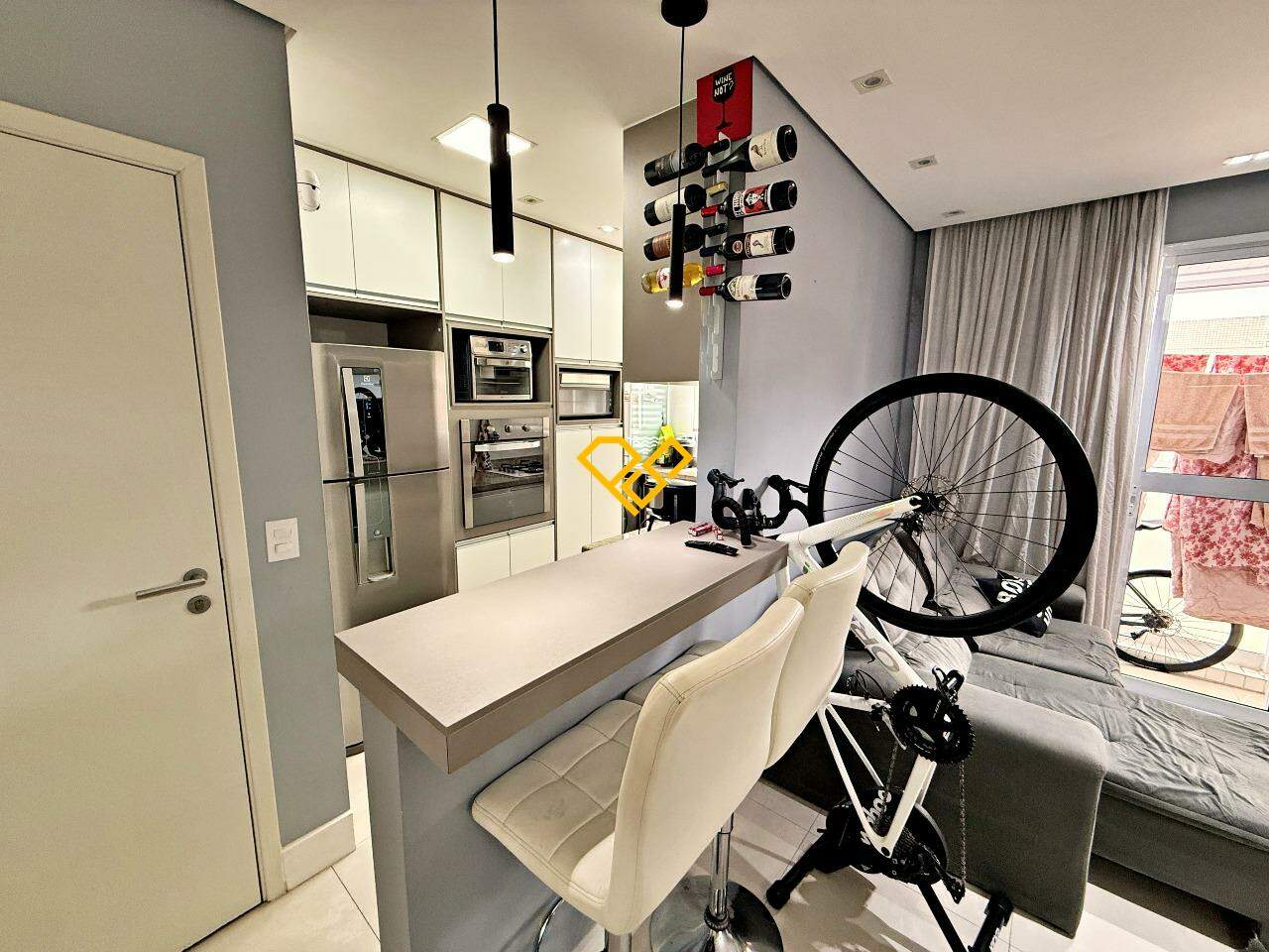 Apartamento à venda no Ponta da Praia: Sala