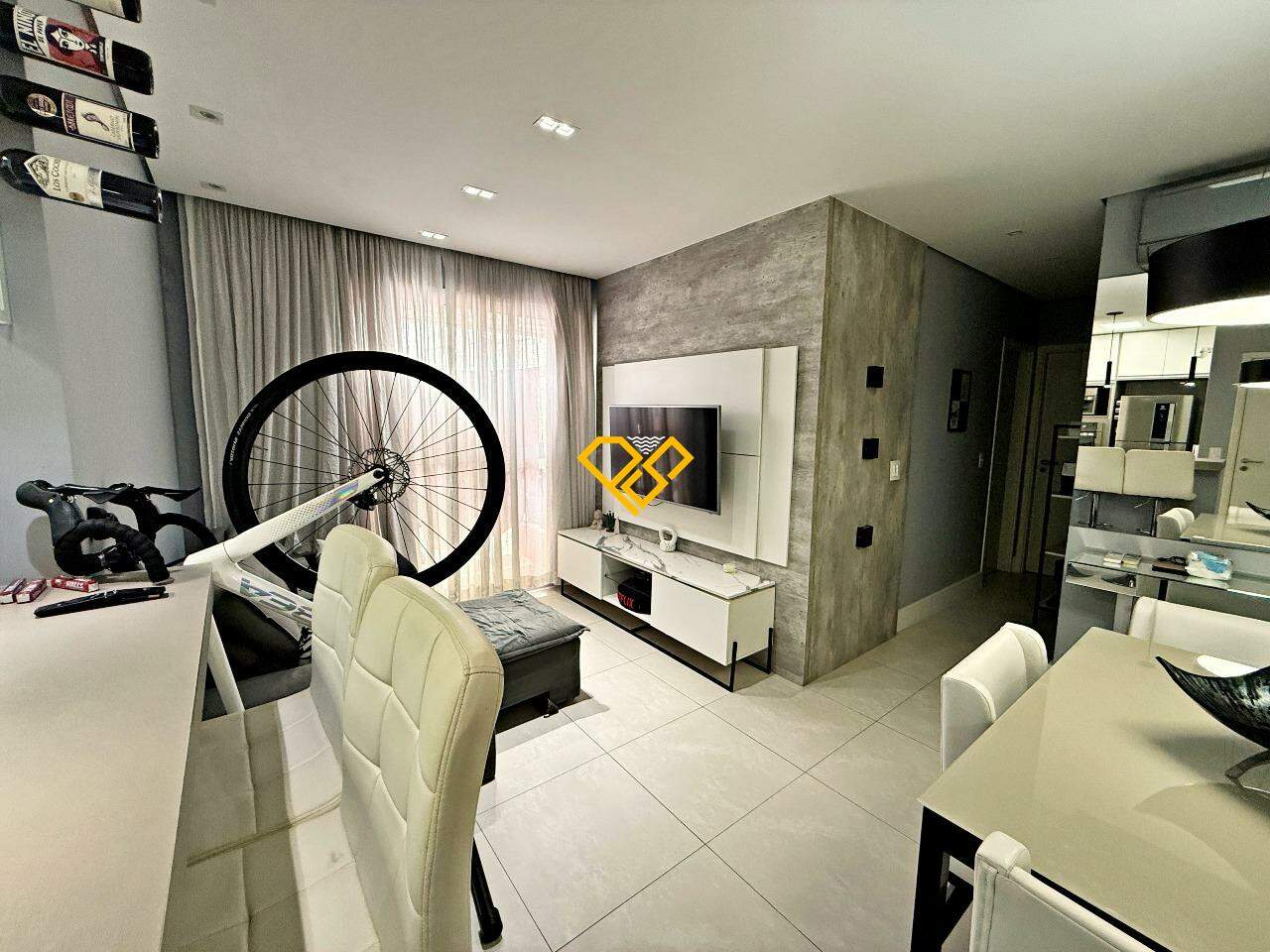 Apartamento à venda no Ponta da Praia: Sala