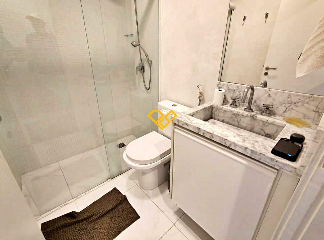 Cobertura à venda no Boqueirão: Wc social