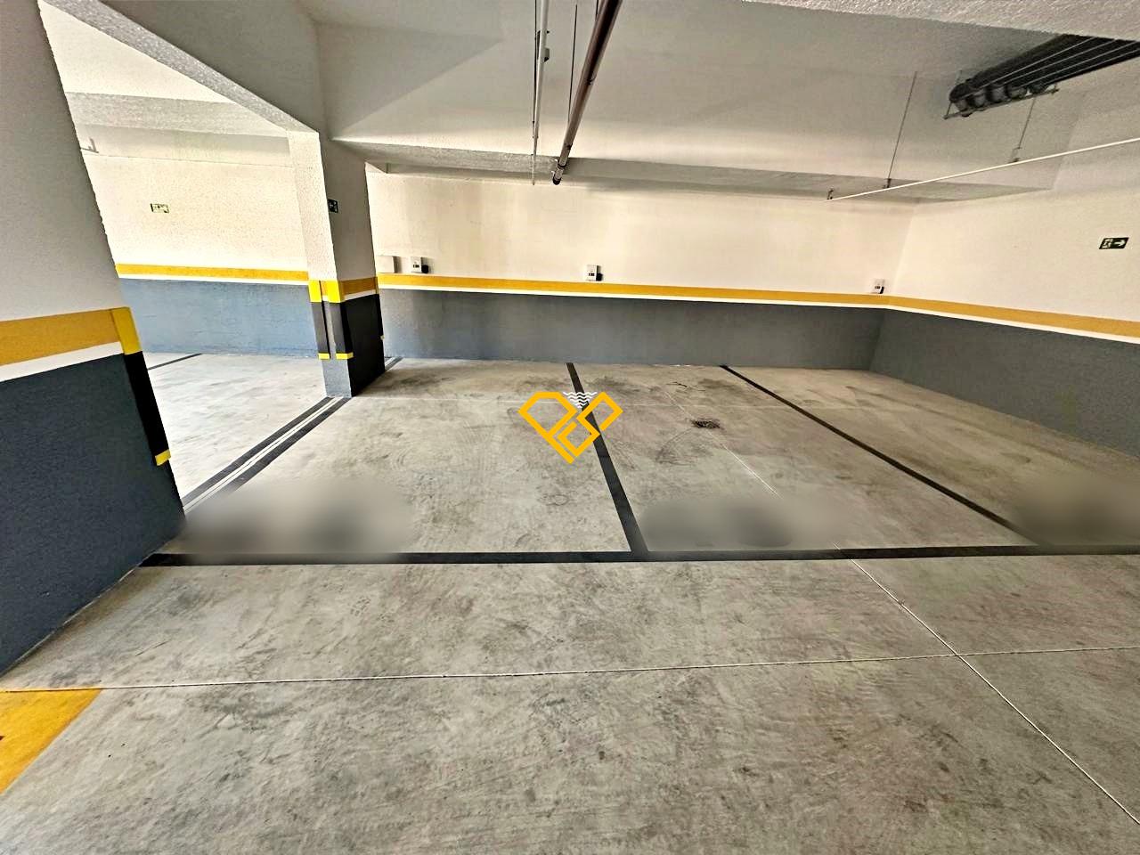 Apartamento para aluguel no Ponta da Praia: Garagem