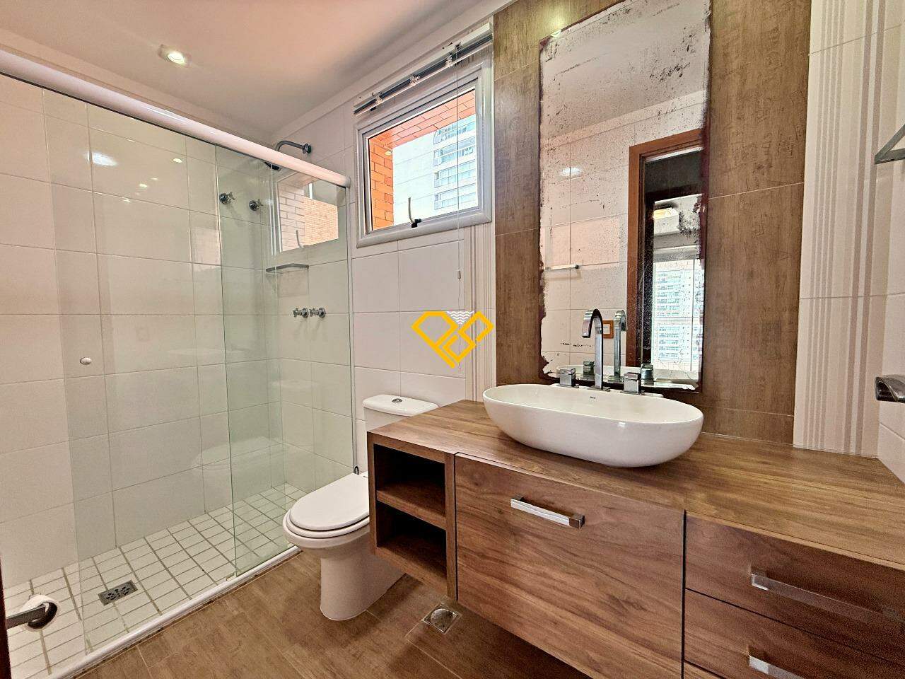 Apartamento à venda no Gonzaga: Wc social