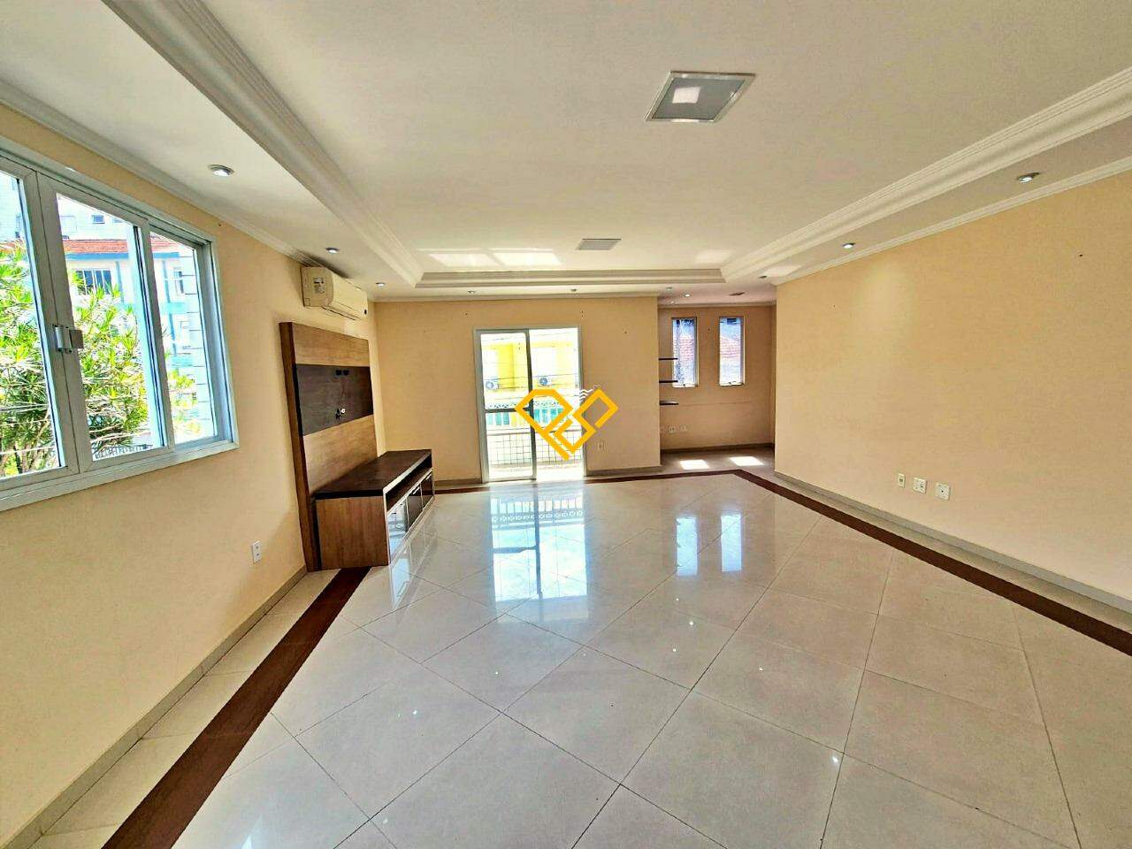 Sobreposta Alta à venda no Campo Grande: Sala