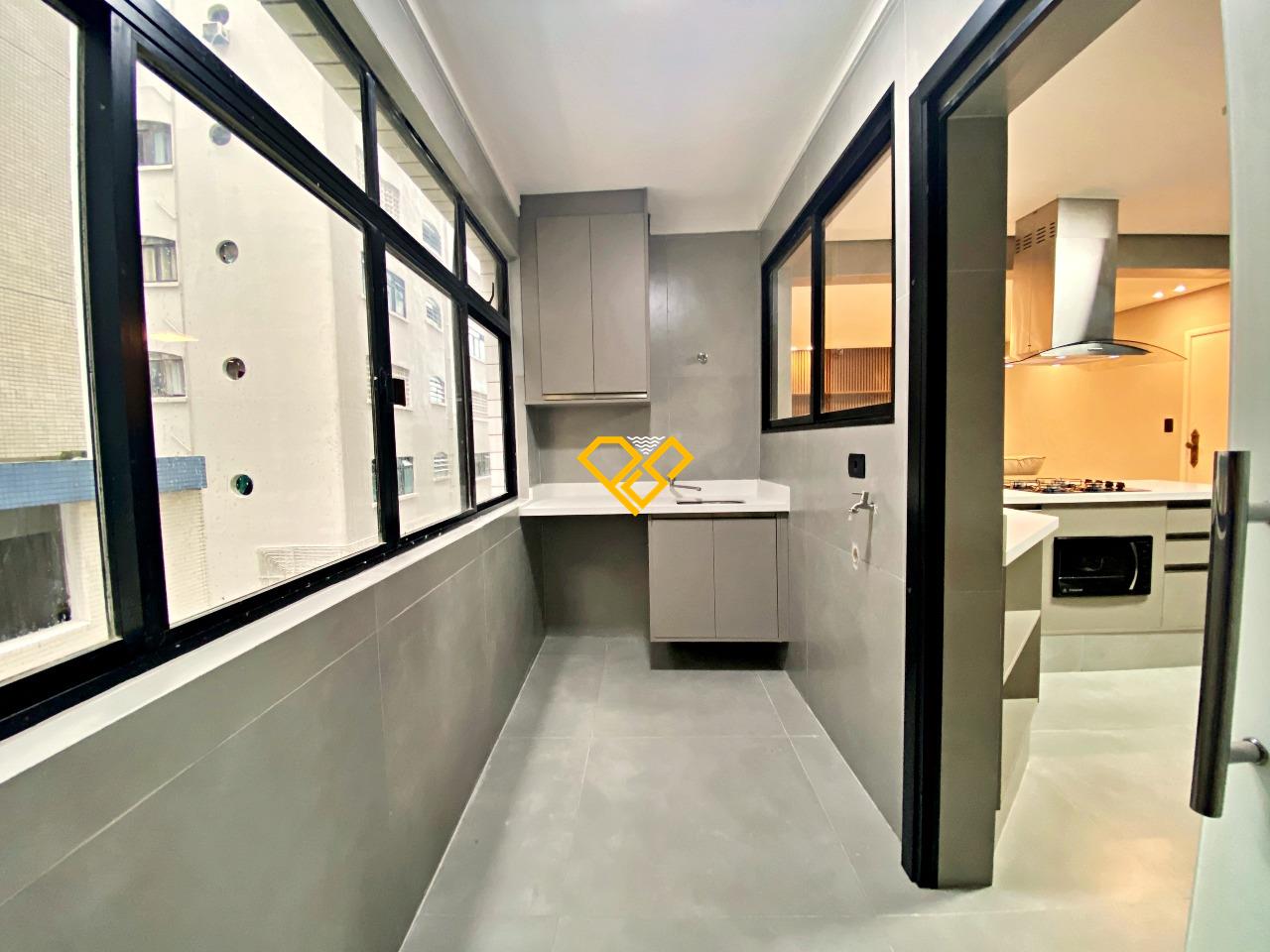 Apartamento à venda no Ponta da Praia: Área de serviço