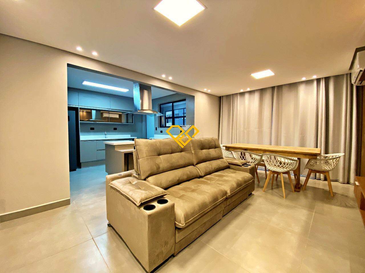 Apartamento à venda no Ponta da Praia: Sala