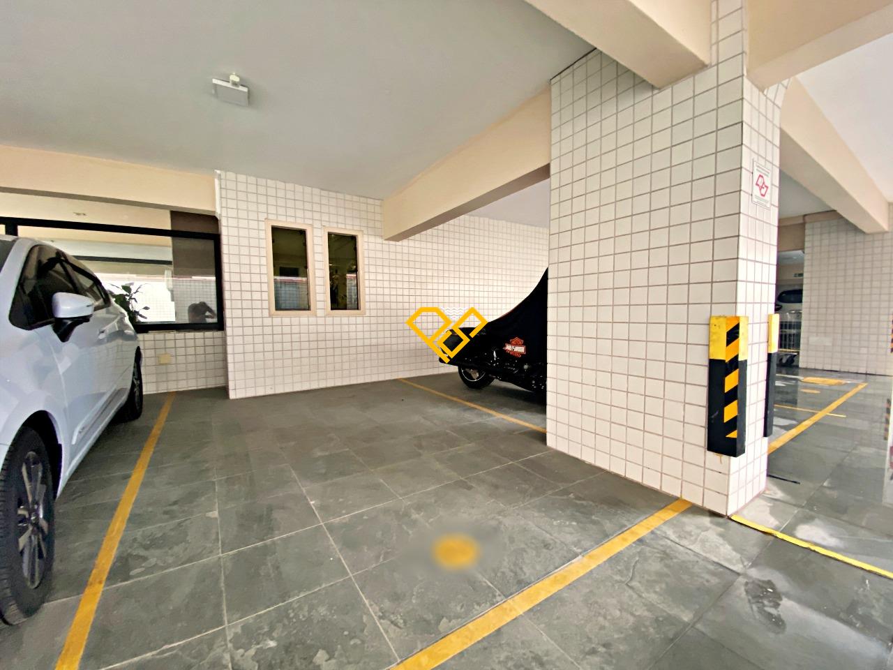 Apartamento à venda no Ponta da Praia: Garagem