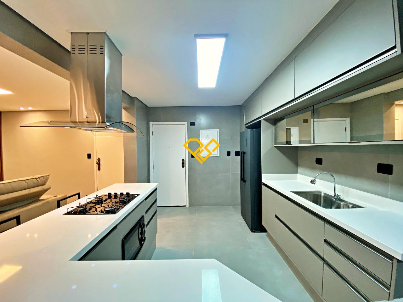 Apartamento à venda no Ponta da Praia: Cozinha